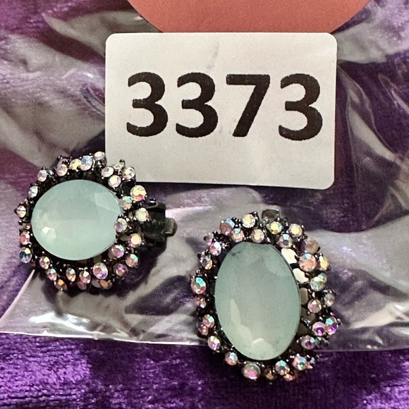 Clip On Earrings Blue Glass & Aurora Borealis Crystals Gun Metal Oval 1’ 3373 B - Picture 2 of 10